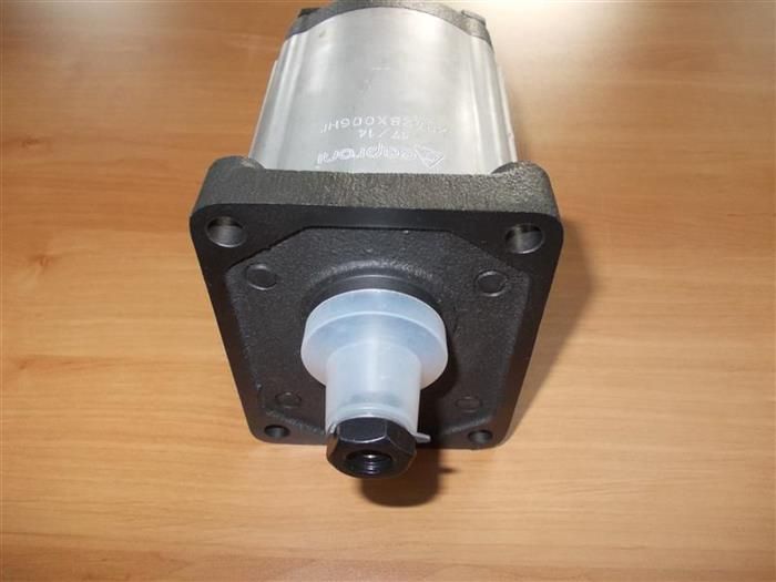 pompa hidraulica,pompe hidraulice fiat same utb standard flanse