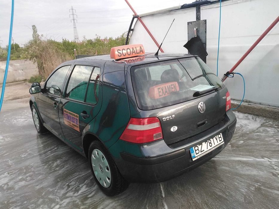 Școală de șoferi Buzău instructor auto