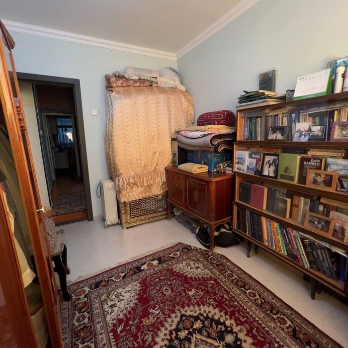 Продается квартира на Юнусабаде Бадамзаре 3/3/5 70 м2