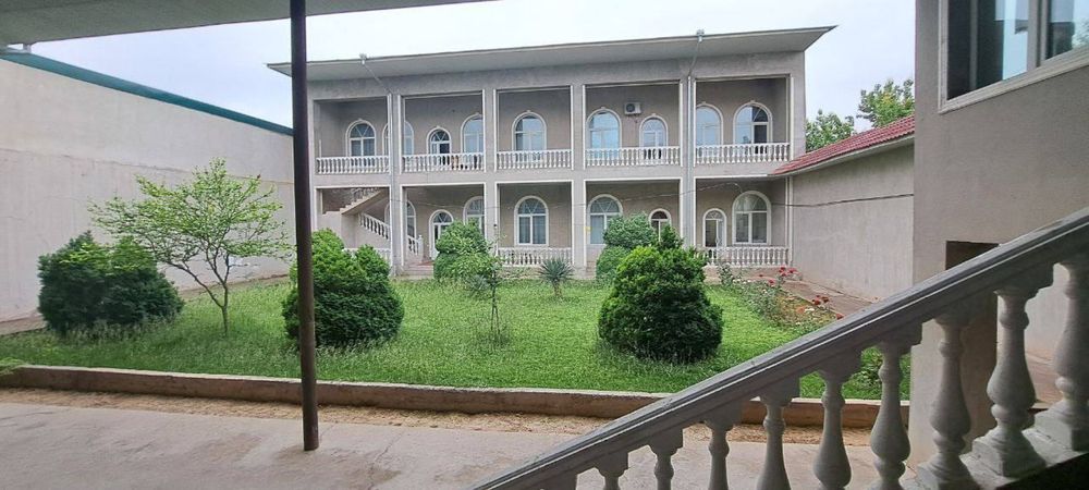 Uchastka sotiladi yashashga tayyor oxinboboyev moyariq maxallasi