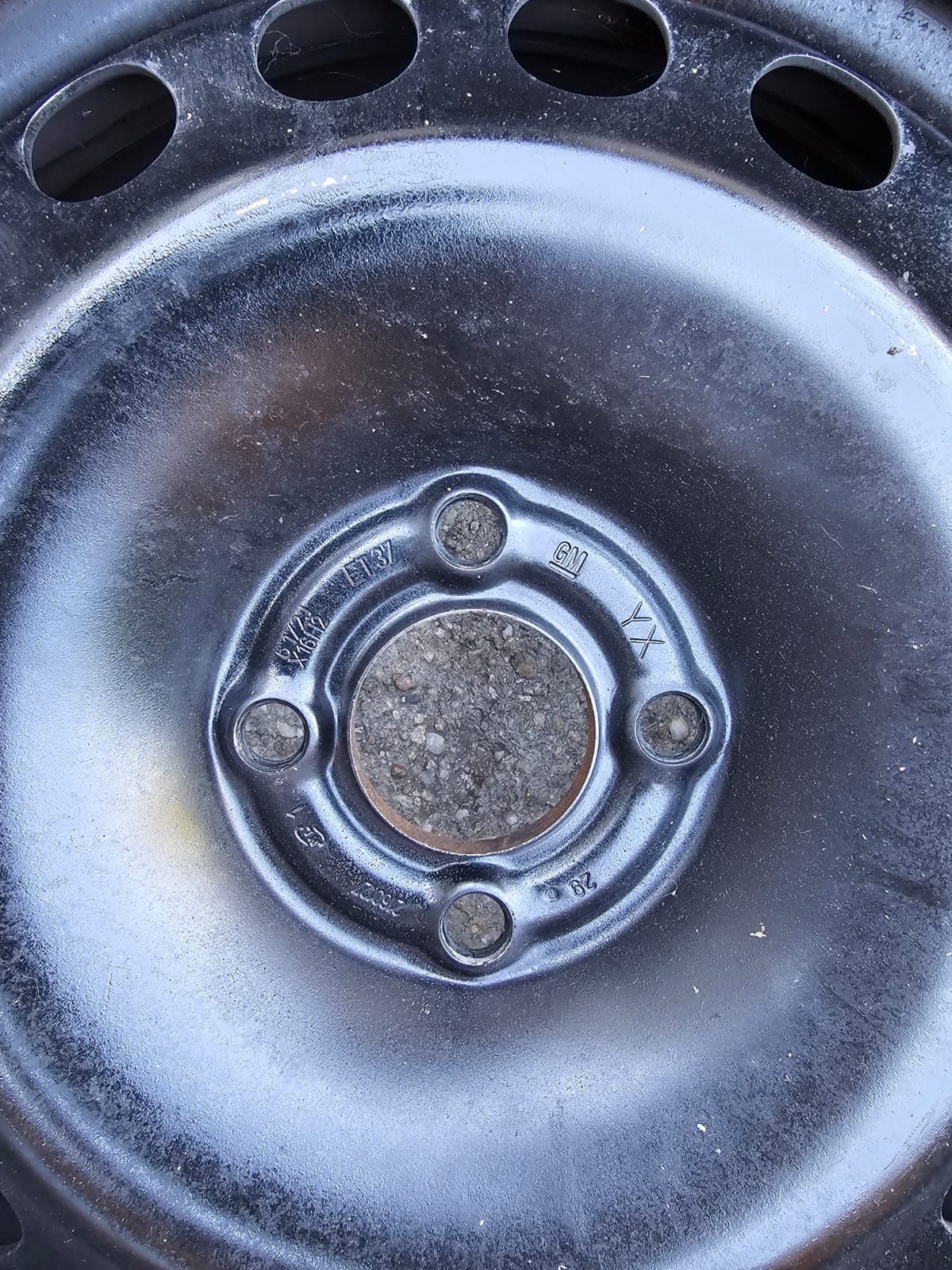 Jante noi tabla + anvelope vara Michelin ca NOI / 205 55 R16 / 4x100