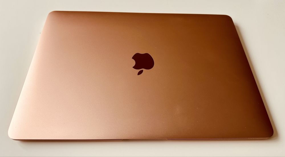 Apple MacBook Air 2018 13" i5 8RAM 128GB SSD Rose Gold А1932 Като Нов