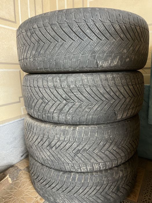 Балоны R19 235/55 б/у