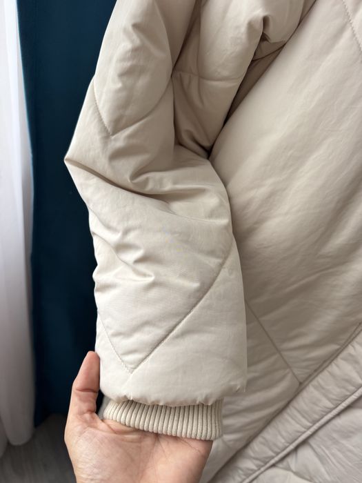 Дамско дълго бежаво яке