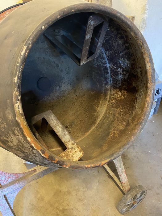 Бетонобъркачка палетна количка къртач под наем