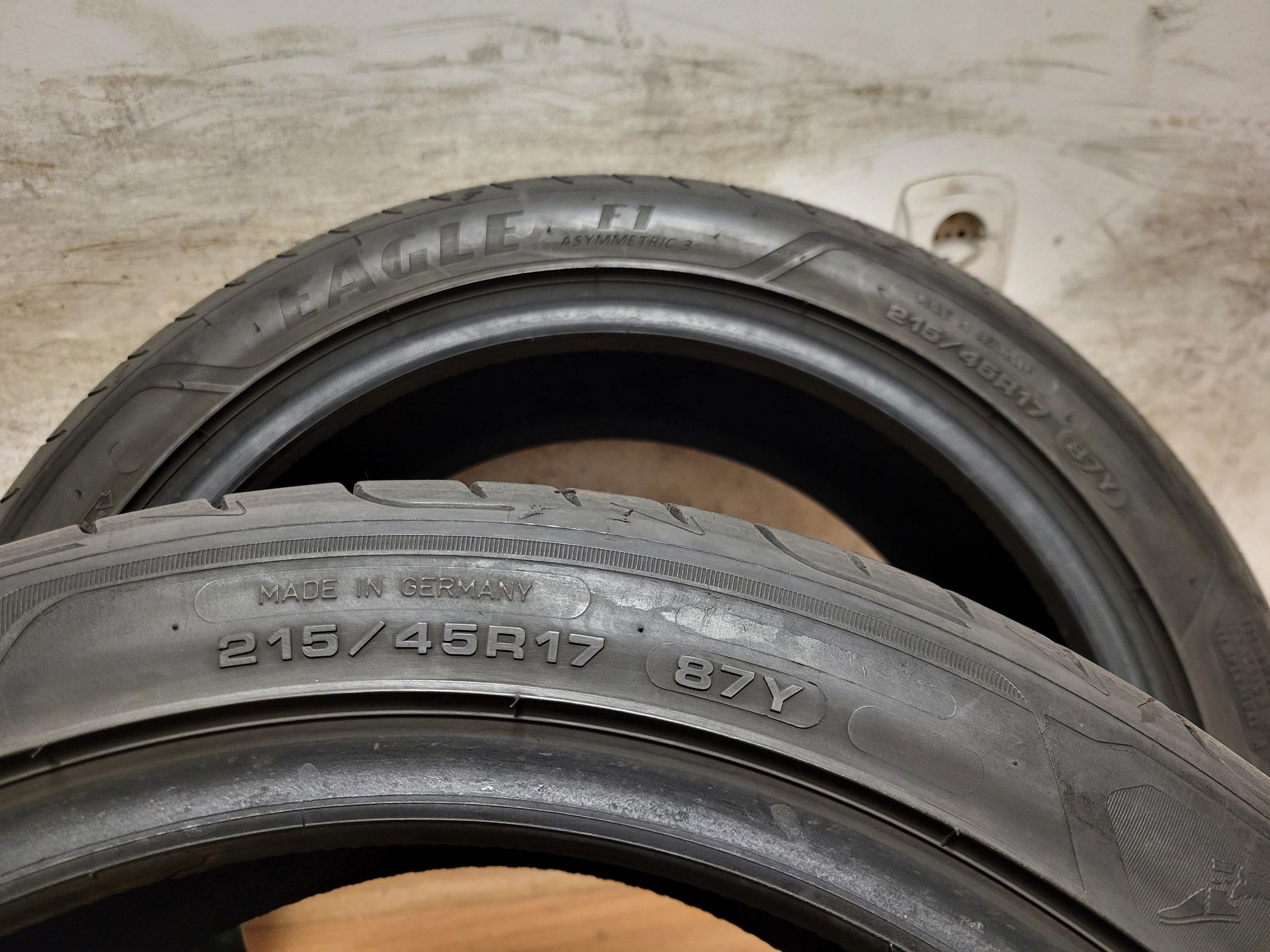 2 бр. 215/45/17 Dunlop / 2 бр. 215/40/17 летни гуми