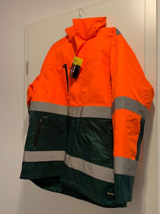 Geaca impermeabilă cu glugă reflectorizanta TPE3001  Doar 250 lei