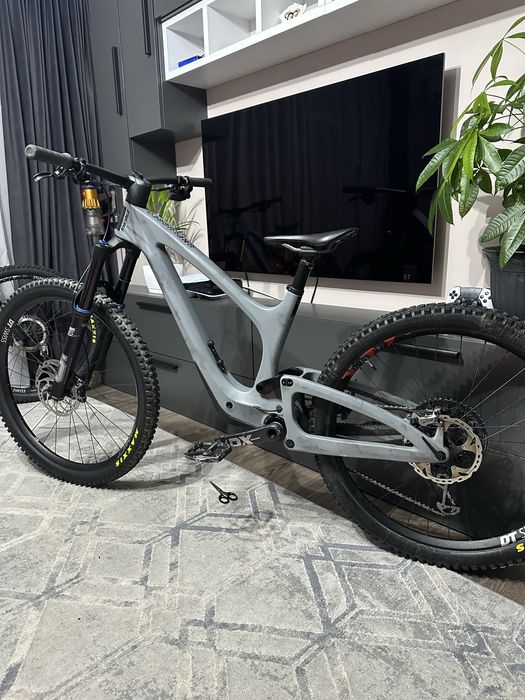 Bicicleta BOLD Unplugged ULTIMATE 2024 OHLINS FULL carbon