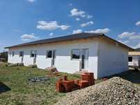 Vând apartament/casa pe parter cu gradina si 2 locuri de parcare