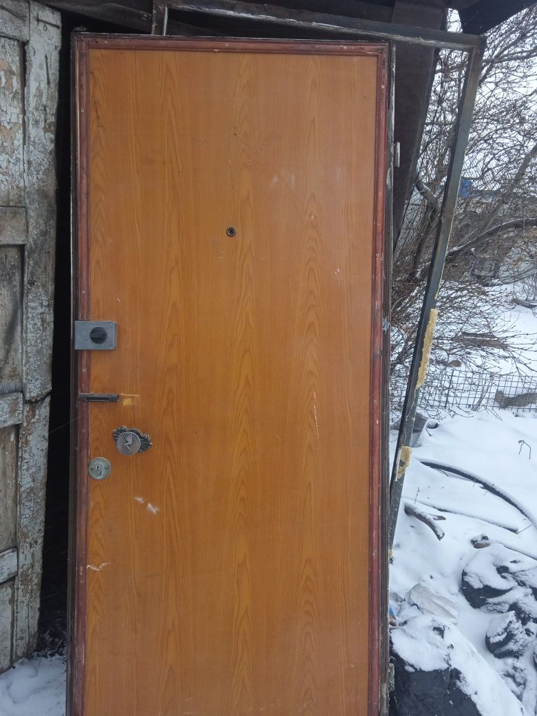 Дверь железная входная