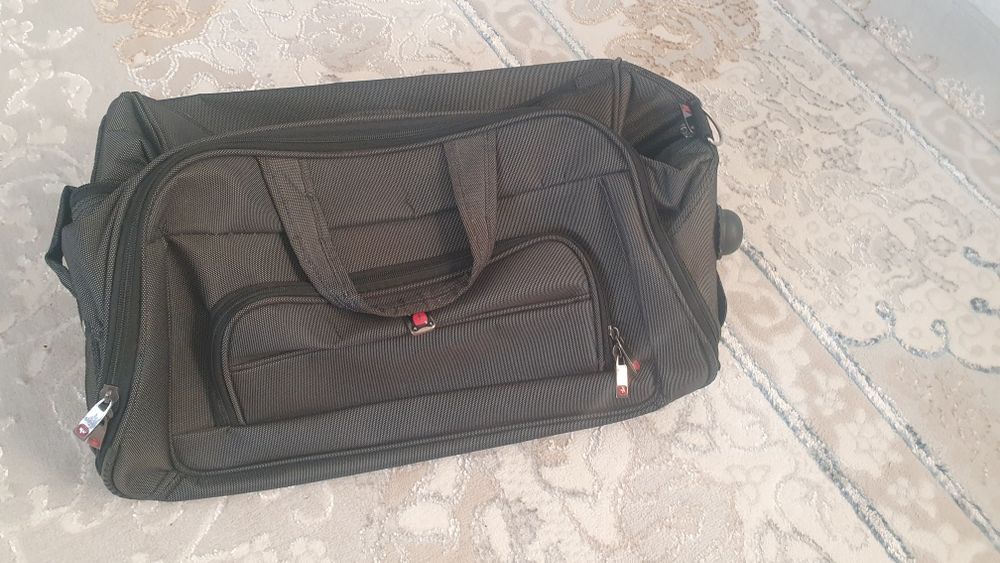 Роликовая сумка продаётся