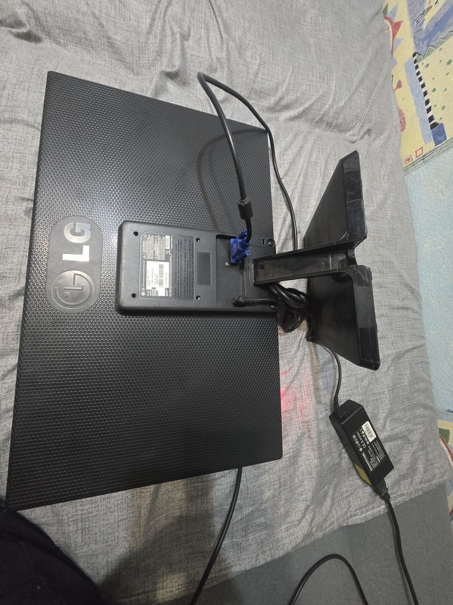 Монитор LG Flatron E2242