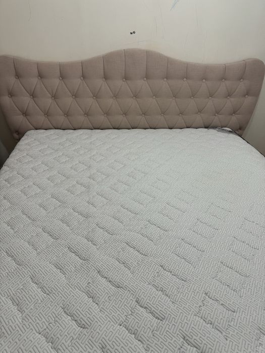Продам кровать с матрасом