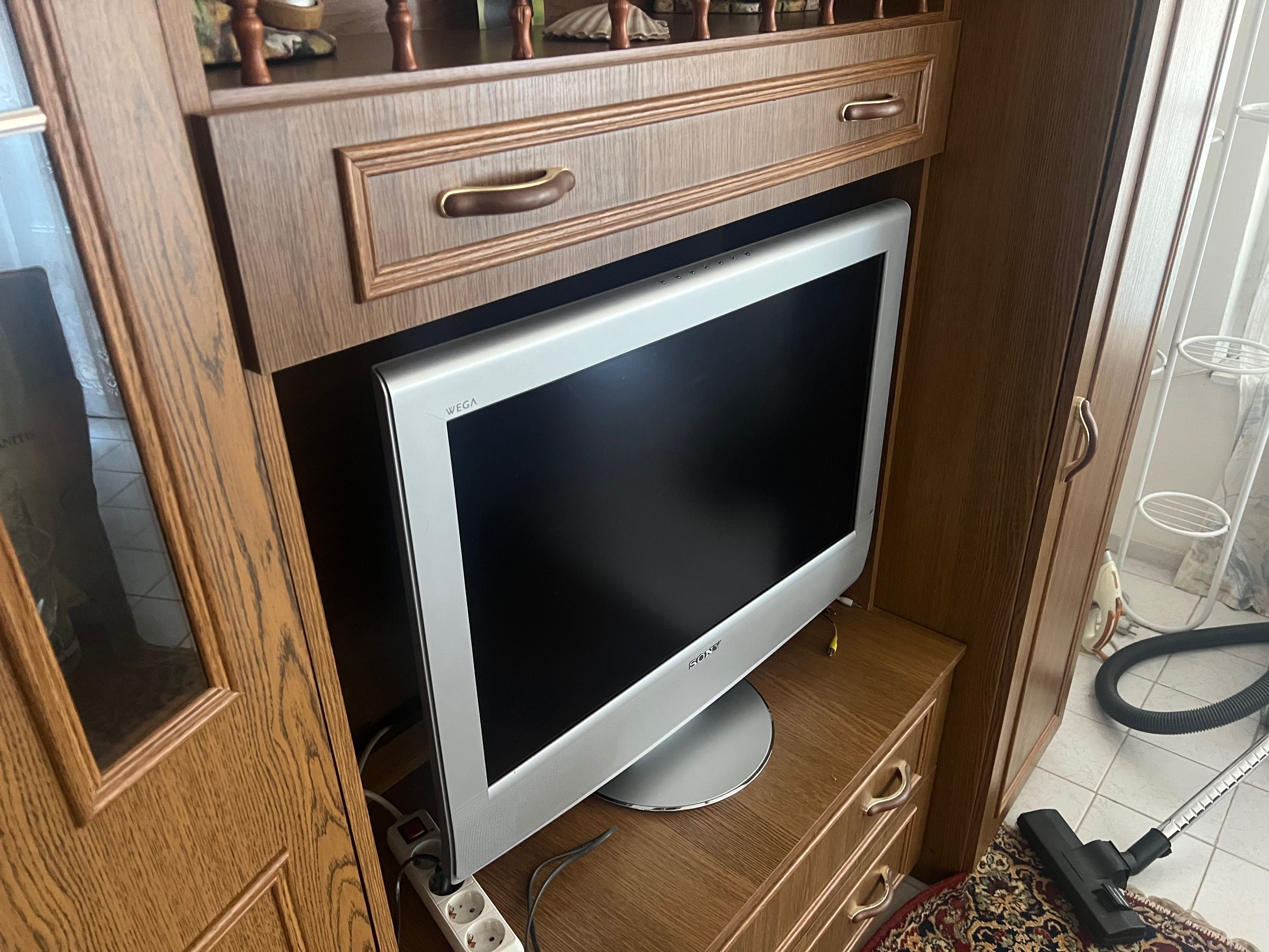 Телевизор Sony 75см диагонал