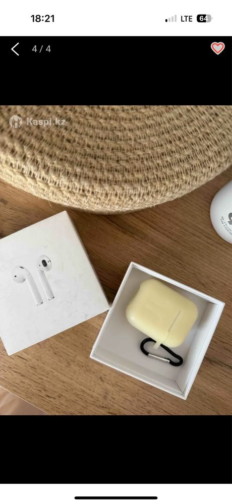 продам оригинал эйрподс Apple кейс 2 поколение