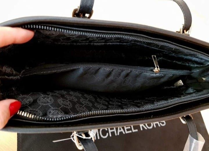 Geanta Michael Kors, logo imprimat,model clasic,saculet, eticheta