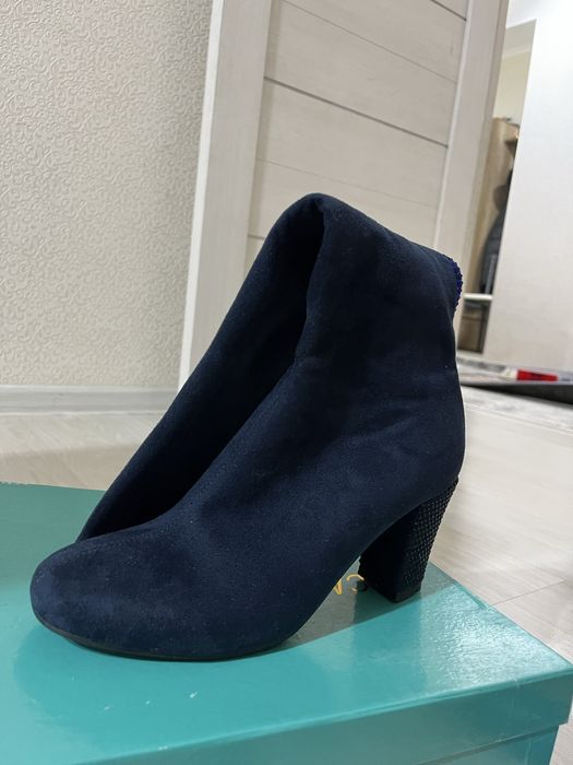 Длинные сапоги очеень идеальным состоянием