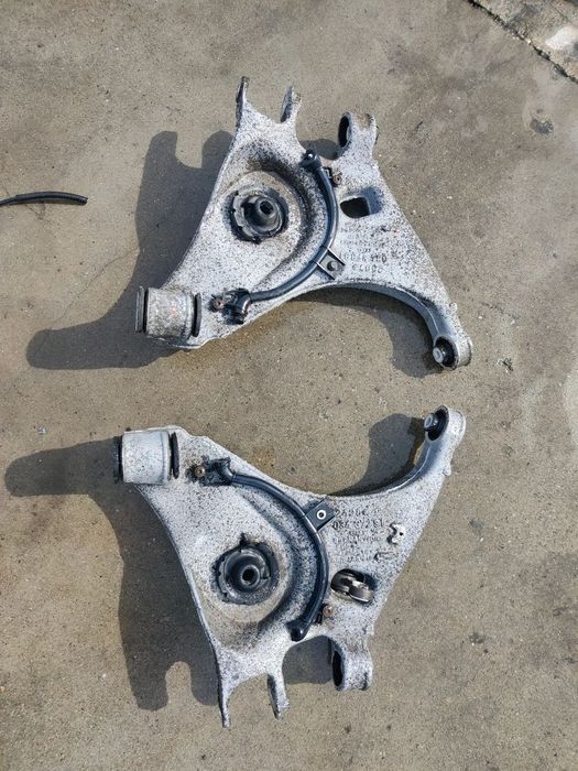 Brat trapez suspensie spate stanga dreapta Seat Exeo Audi A4 B6 B7  Cod: 8E0505312 11 / 03437281