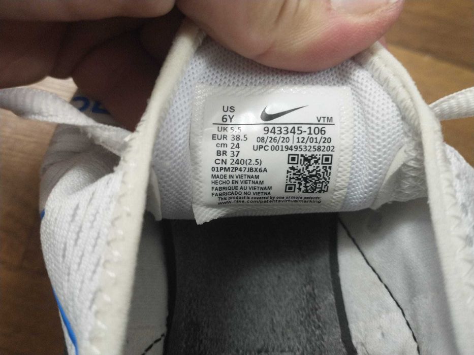 Adidași mărimea 38