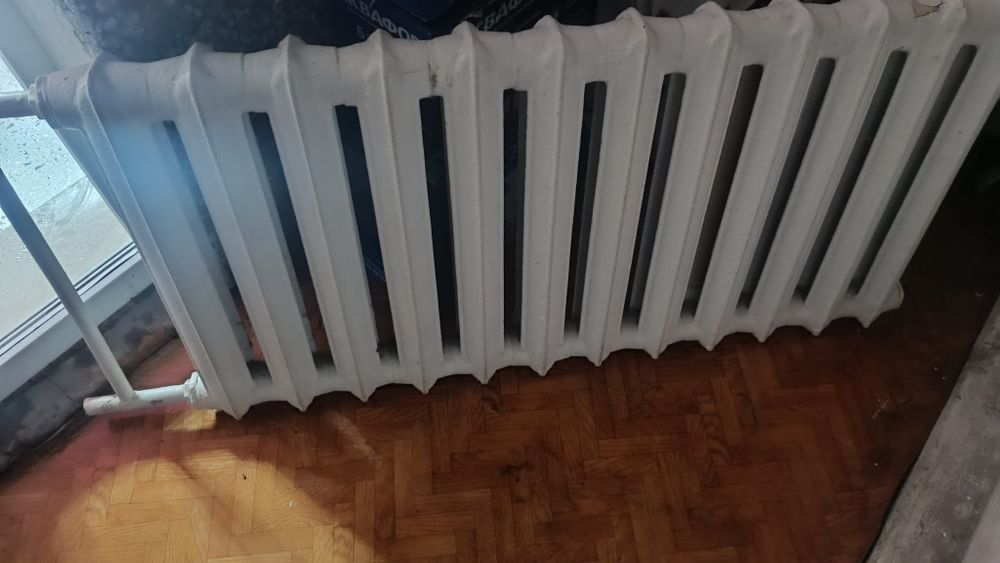 Продам батарею чугуннную