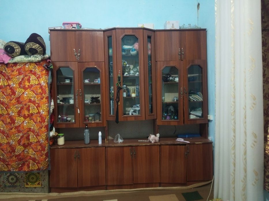 Срочно стенка шифонер сотилади