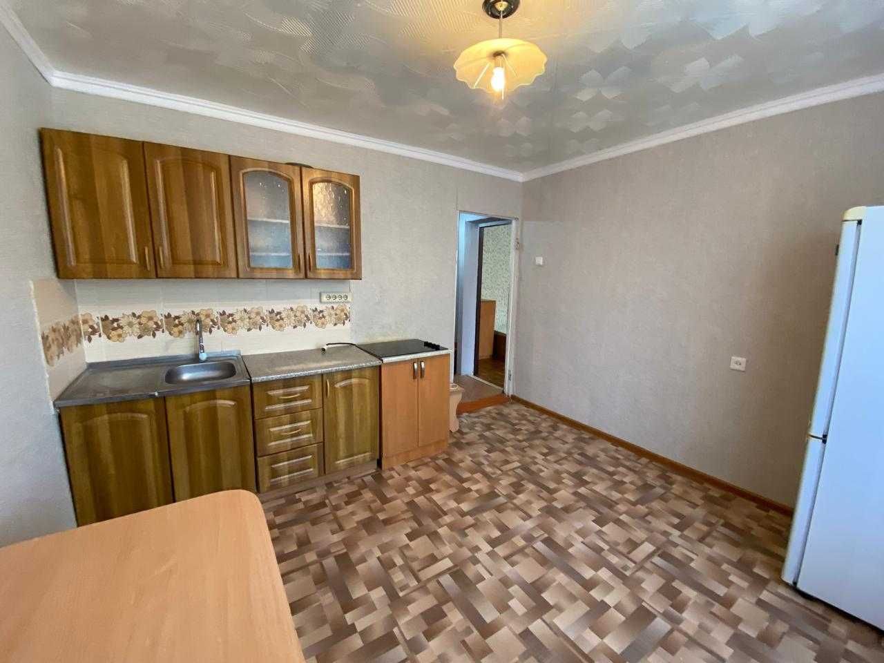 срочно продается 1 к.кв на 8 мкрн!