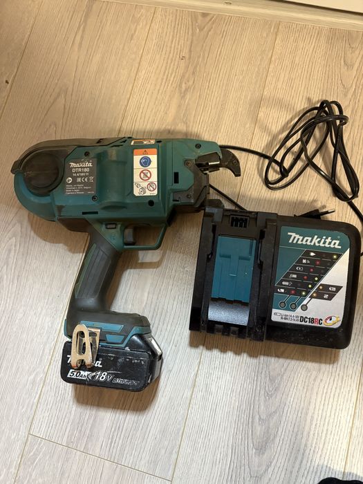 Vand pistol de legat fier Makita DTR180!!