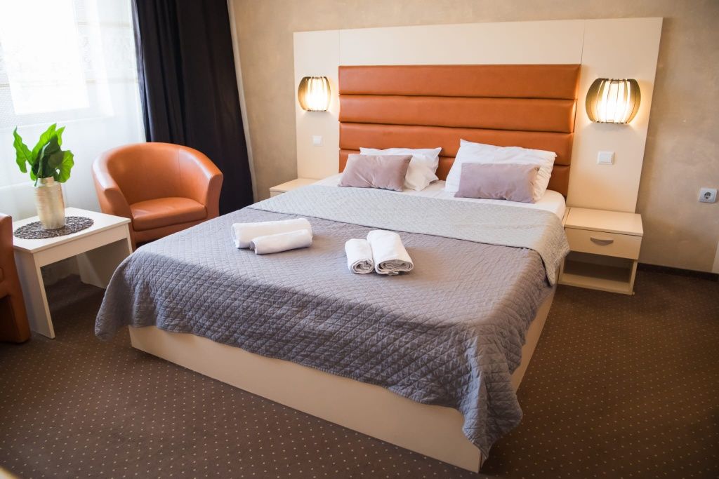 Cameră de hotel confortabilă și accesibilă – Craiova