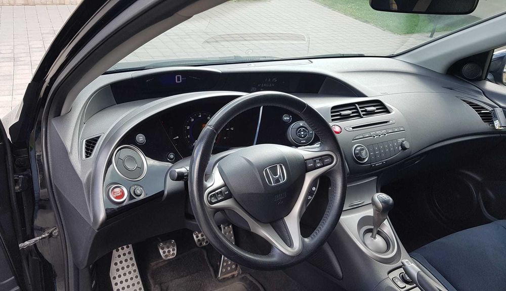 Honda Civic Sport 1.8 i-VTEC FK2 - 5D Nighthawk Black