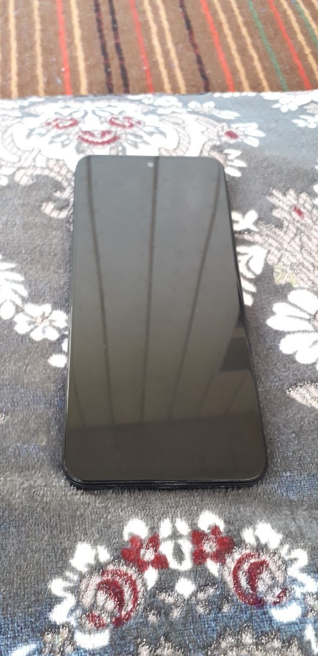 Honor X 7b. Halati yaxshi. Hali 1 yl bulamadi zaryadnk chexol beriladi