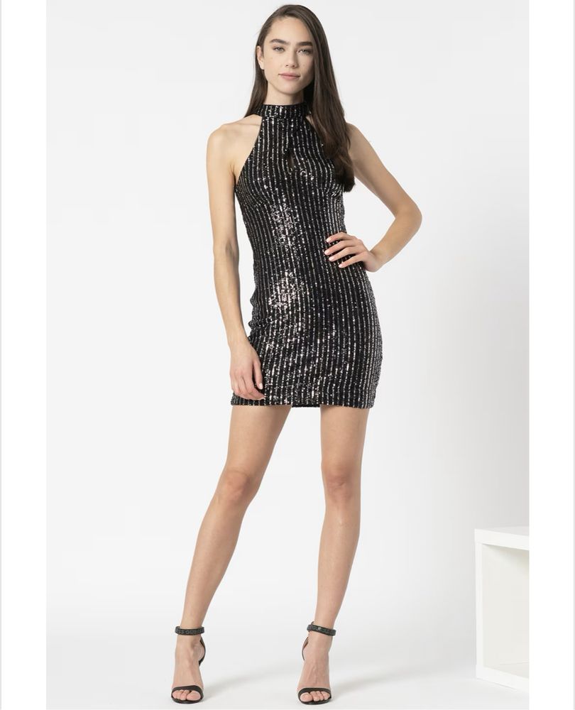 Нова пайетена рокля Guess- S size