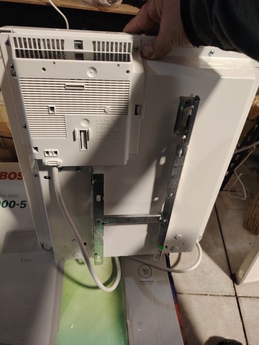 Електрически конвектор Bosch HC 4000-5, 500 W, LED дисплей, Таймер, Бя