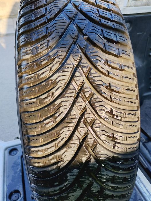 Зимни гуми с джанти 2 броя са 5×100 от голф 4.цената е за комплекта!