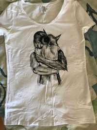 Дамска ръчно рисувана тениска