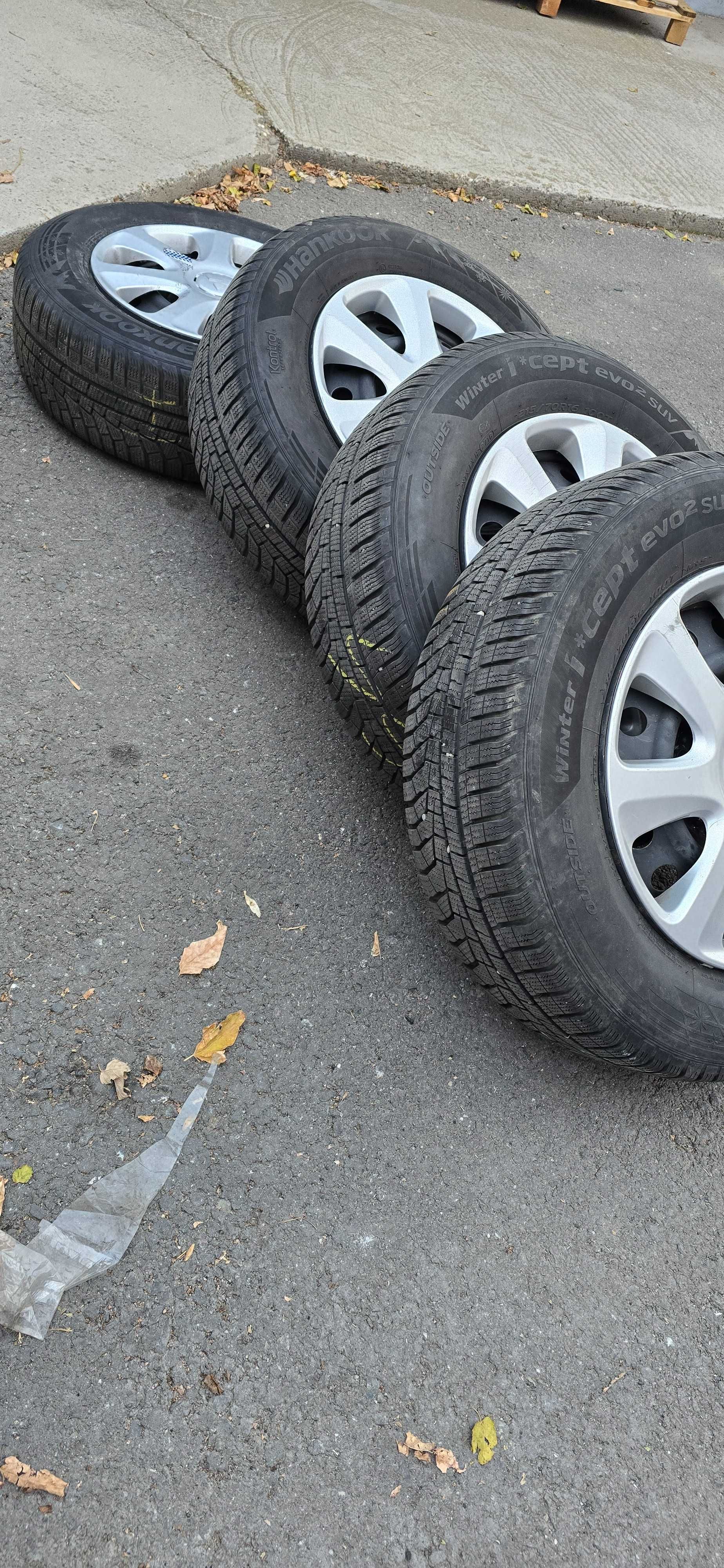 Vând cauciucuri de iarna Hankook 215/70 /R16 - 100T, JANTE si senzori.