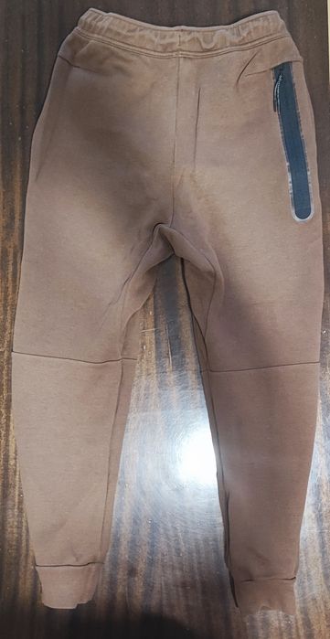 Nike tech fleece brown