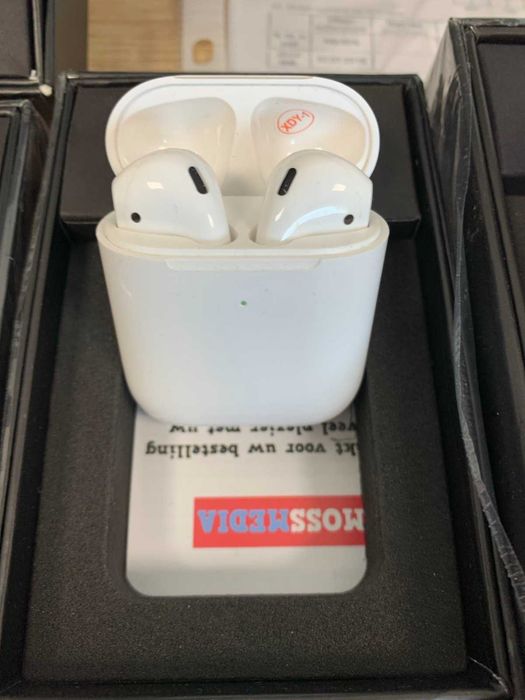 Напълно безжични слушалки с калъф за зареждане Mossmedia