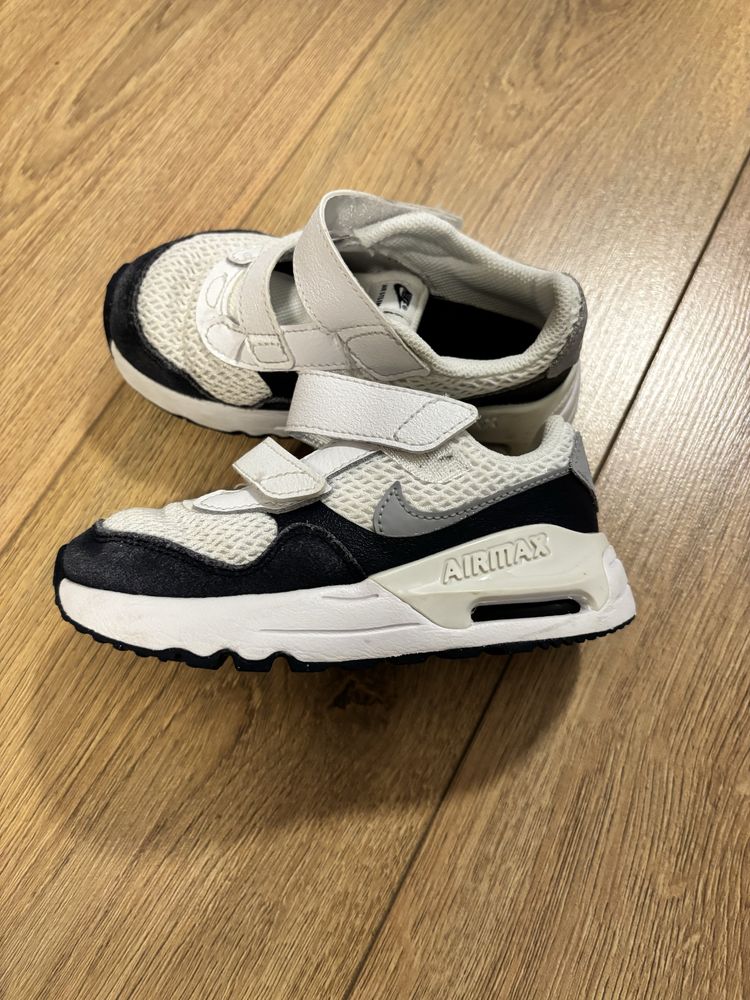 Маратонки Nike размер 26 и 27