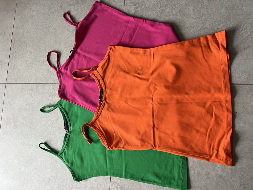 Потници Zara.