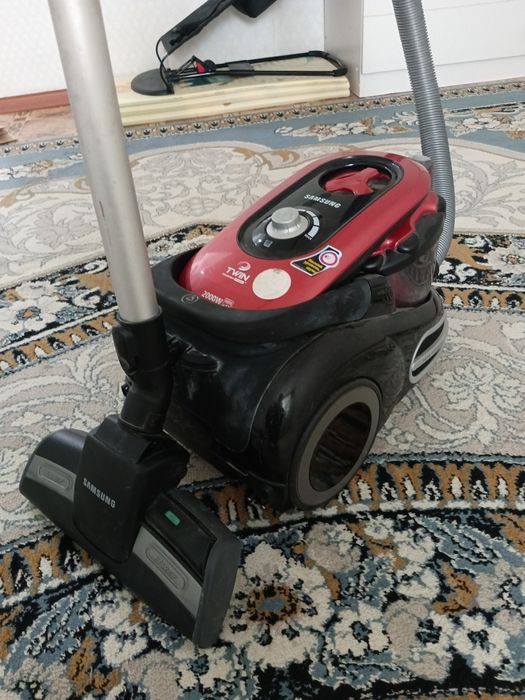 Пылесос Самсунг в рабочем состоянии