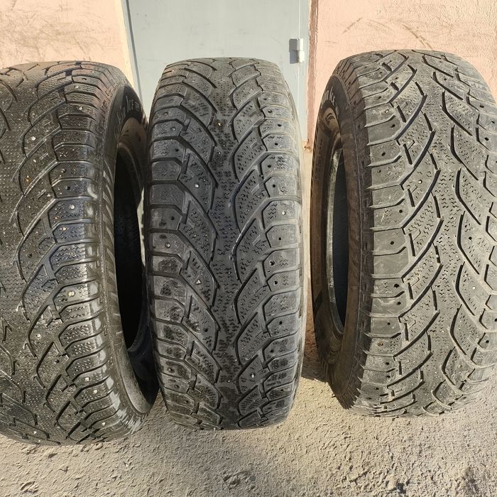 Резина зимняя 235/70R16
