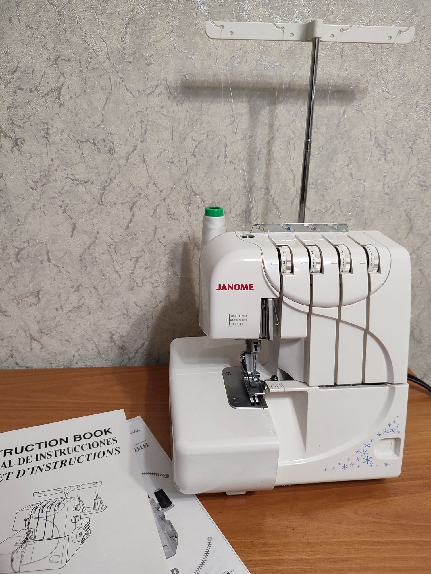 Оверлок 4-х ниточный Janome RE73