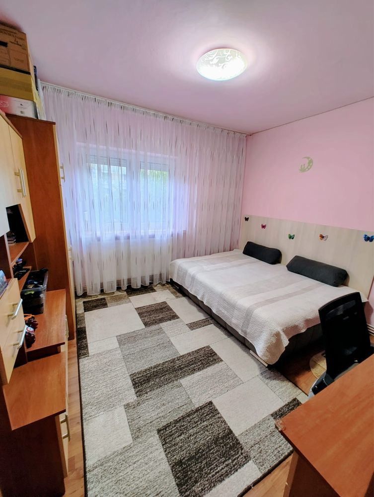 Proprietar vand apartament 2 camere, etaj 1, 50mp, decomandat TG JIU