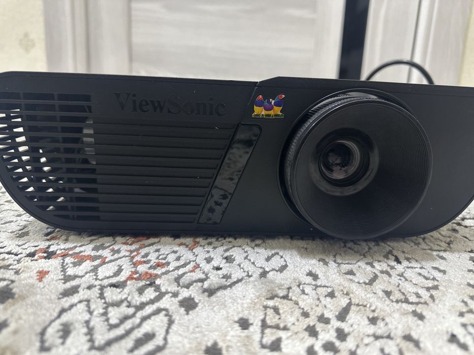 Продаю проектор б/у  в отличном  состоянии