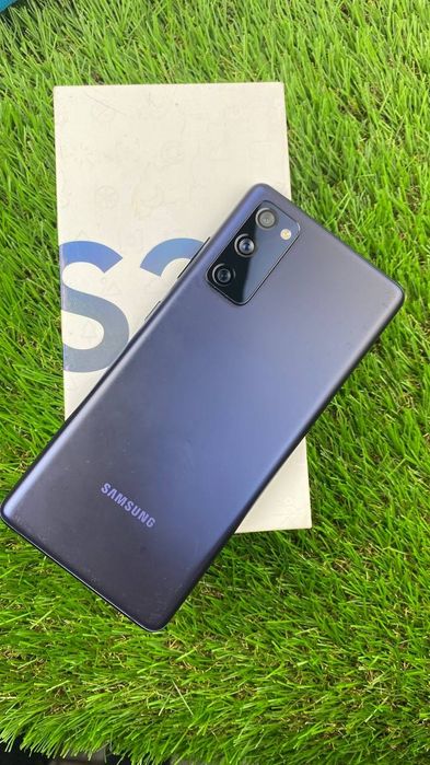Продам Samsung s20fe идеальный