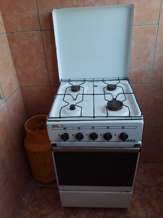 Aragaz Metalica SA pe gaz, cu 4 arzatoare si cuptor - butelie, butelii