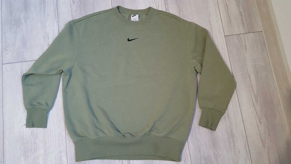 Чисто ново спортно горнище суитшърт Nike за момиче с размер XS