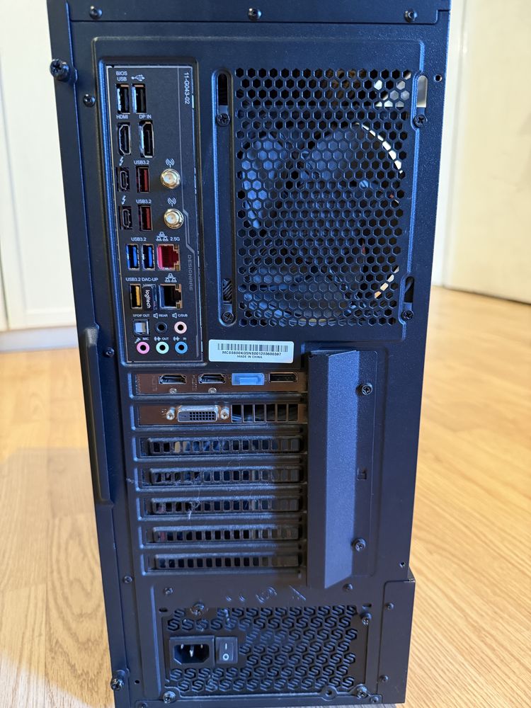 Компютър - workstation i9/32GB Ram/1TB SSD/ATI VGA ( съвместим с osx)