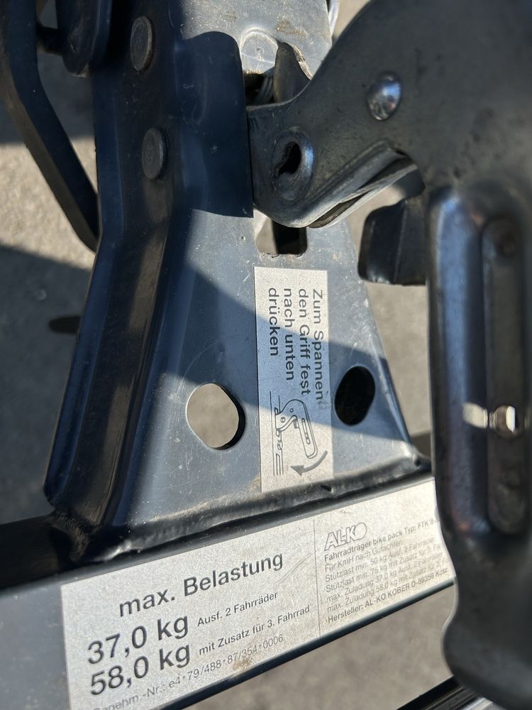 Suport biciclete cu fixare / prindere pe cuiul masinii