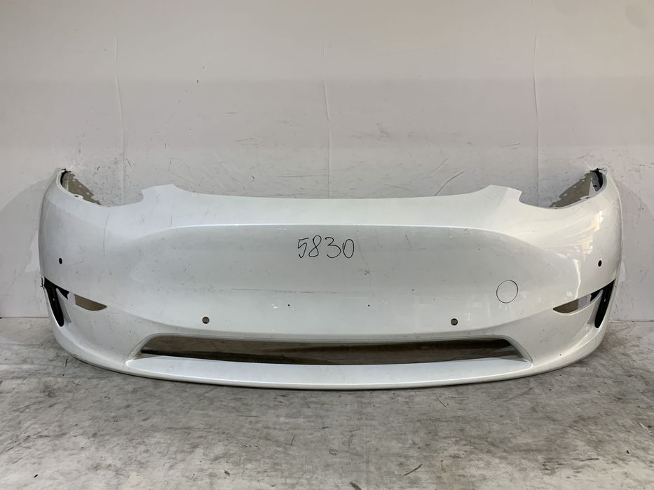 Bara fata Tesla Y, 2021, 2022, 2023, 2024.